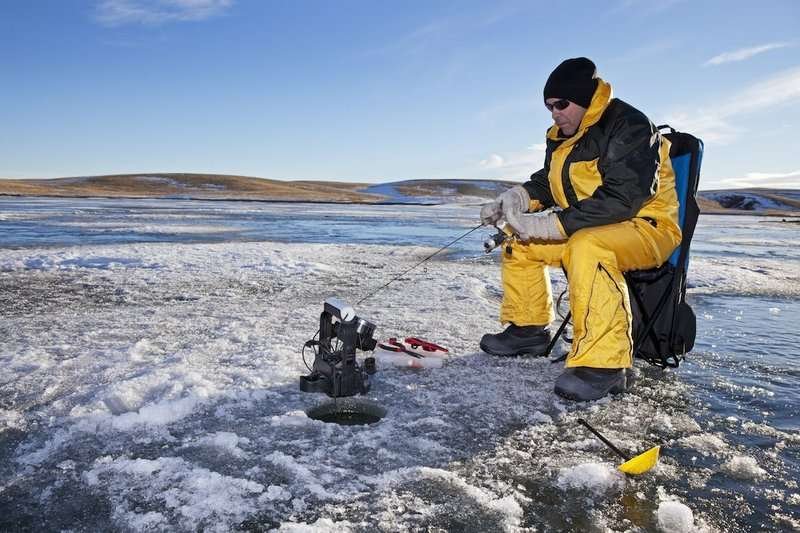 Erfahren Sie alles über das Eiskartenspiel - Eine neue Spielart in Deutschland, ice fishing